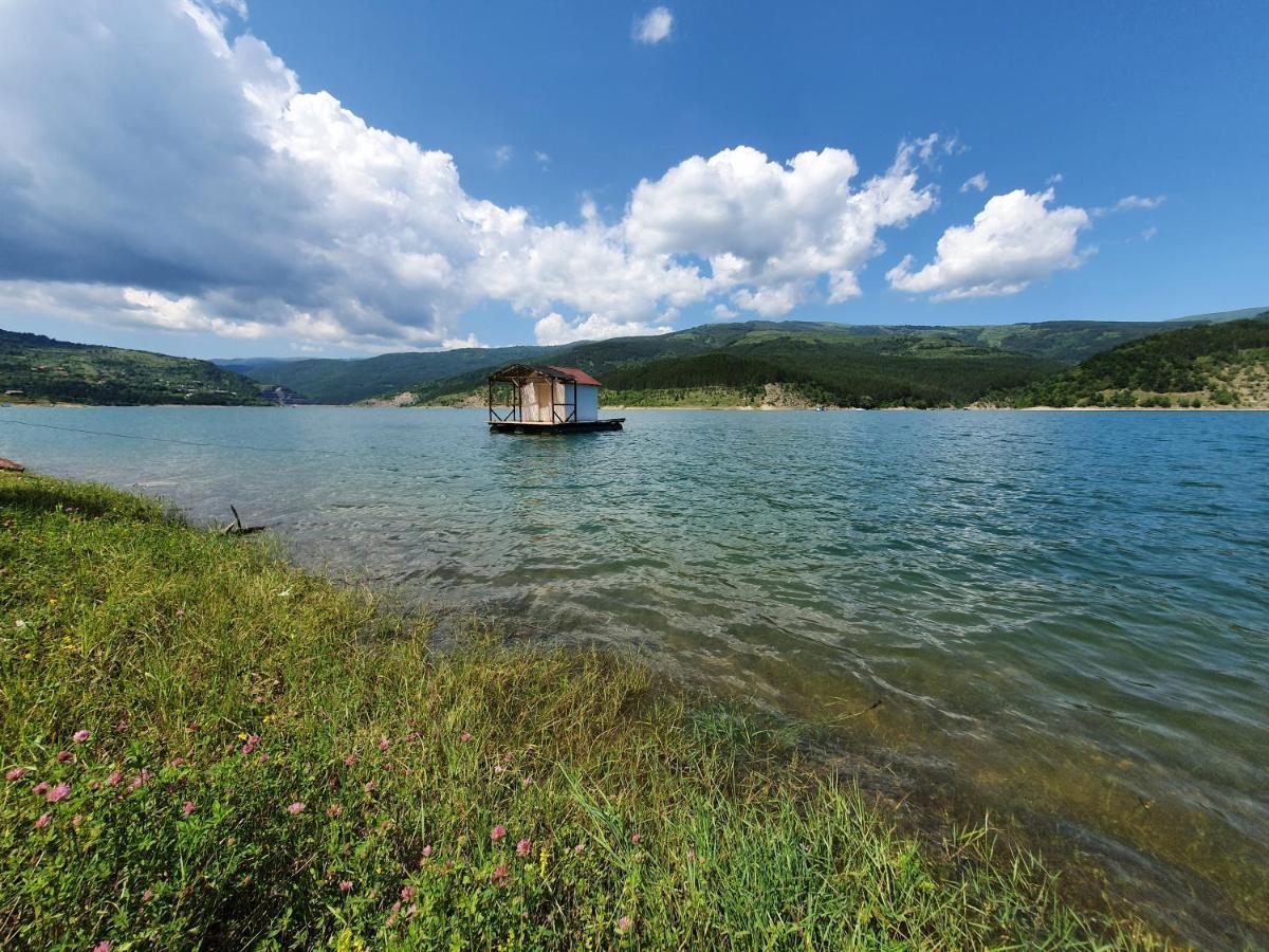 Zavojsko Jezero Pirot - Smestaj Manic Guest House Gostusa Bagian luar foto