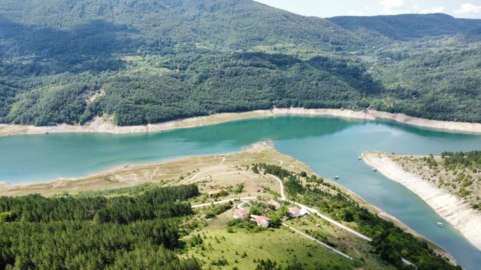 Zavojsko Jezero Pirot - Smestaj Manic Guest House Gostusa Bagian luar foto